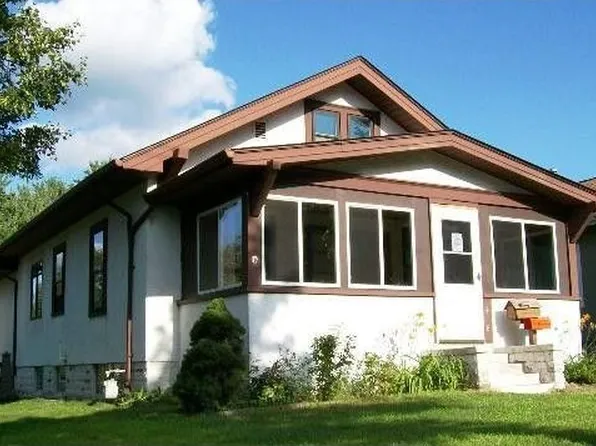 478 Earl St, Saint Paul, MN 55106