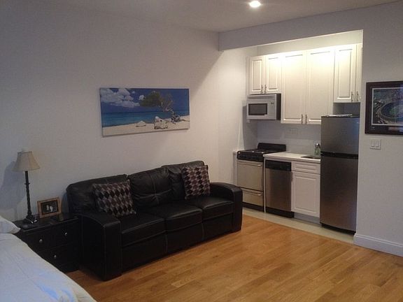 4th image of 237 W 14th St APT C1