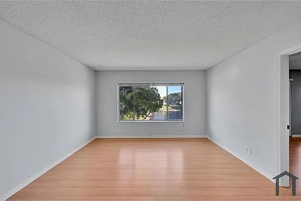 906 Twin Lakes Dr #8-J — Photo 11