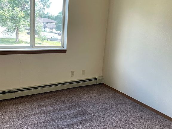 5th image of 524 14th St S #301
