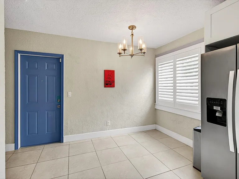 227 N M St — Photo 14