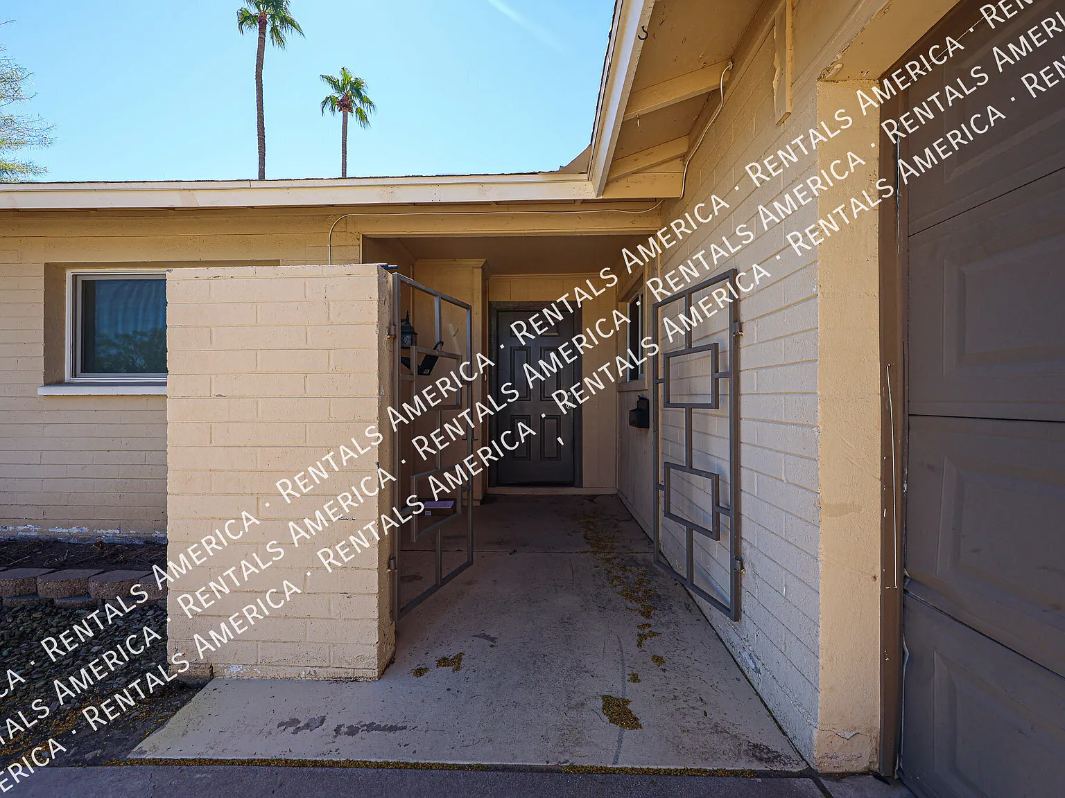 NO HOA, 4/2 bath Home in Tempe — Photo 4