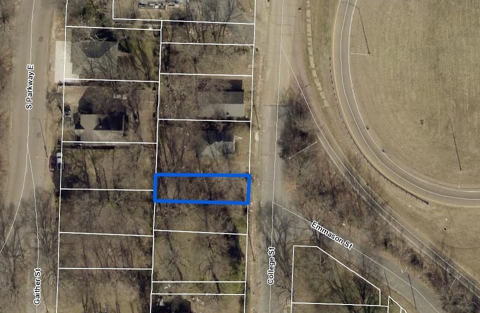 2nd image of 1391 College St Lot 106