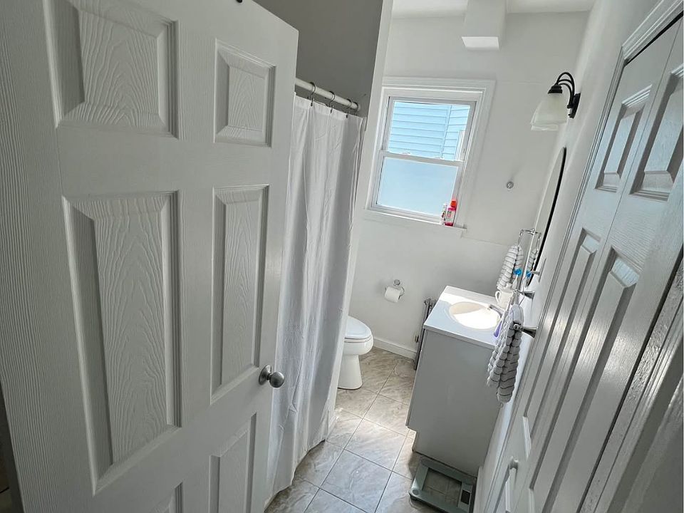 1st image of 10 Bellflower St #1
