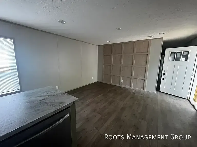 211 Connie Ct #211C — Photo 4