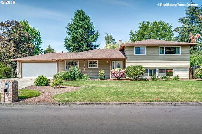 1st image of 929 NE 9th Ave