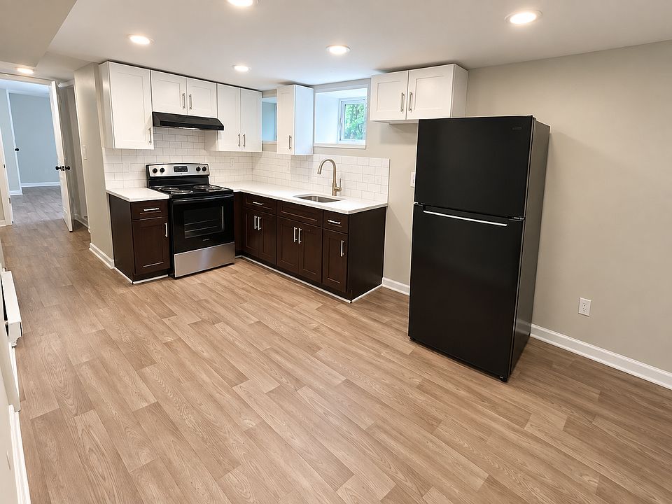 1st image of 163-165 Lehigh Ave #B1