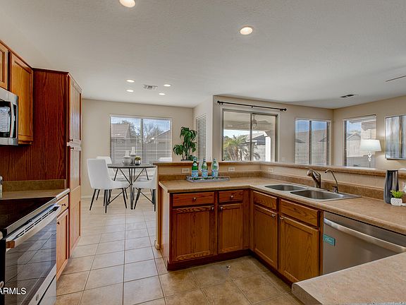 2nd image of 169 E CANARY Court