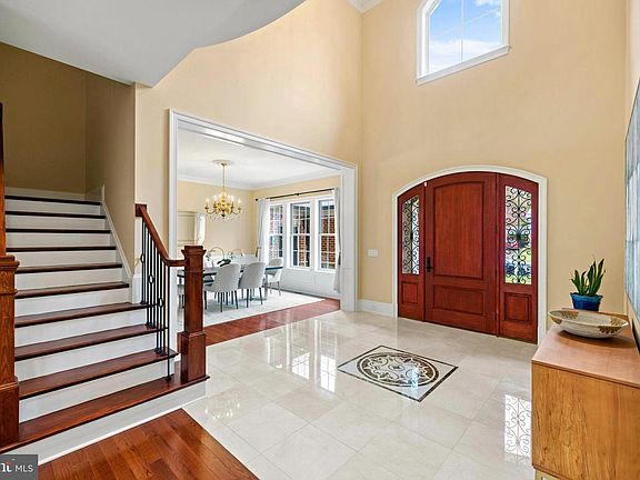 3rd image of 7708 Beech Tree Rd