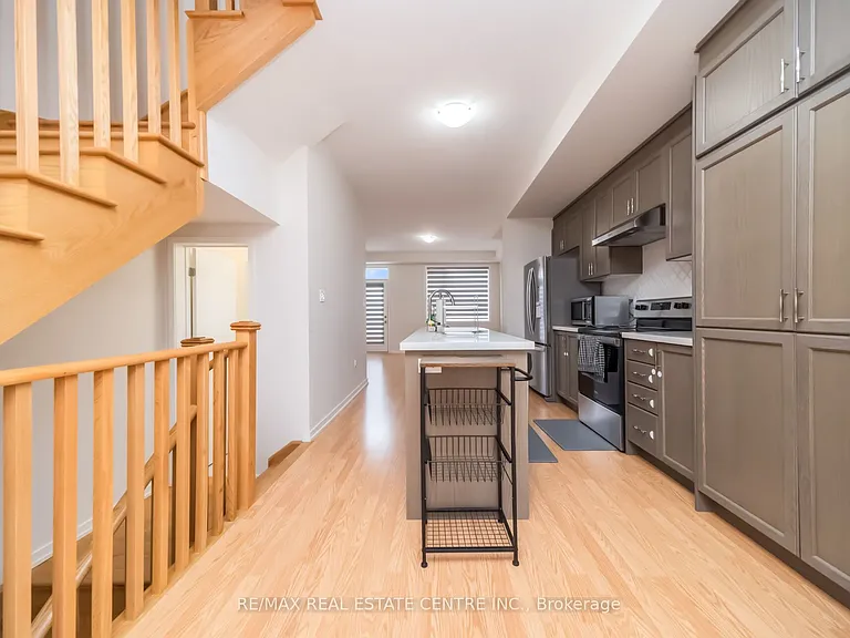 30 Lambert Ln — Photo 8