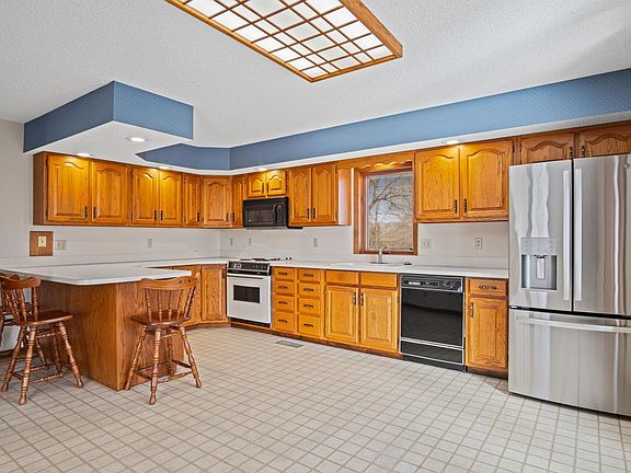 2nd image of 5320 SW Burlingame Rd