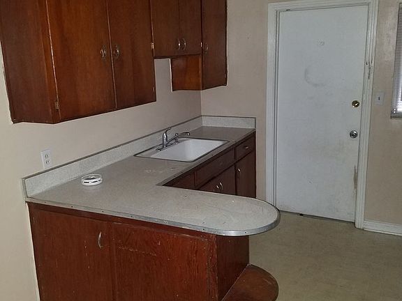 5th image of 1408 Broome St APT 1