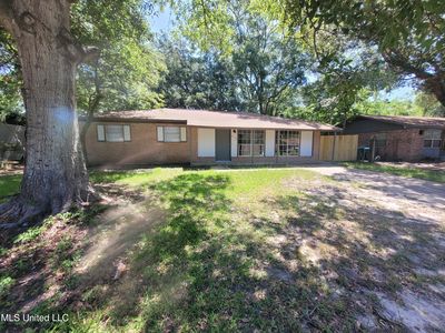 2130 Chestwood Dr, Gautier, MS, 39553