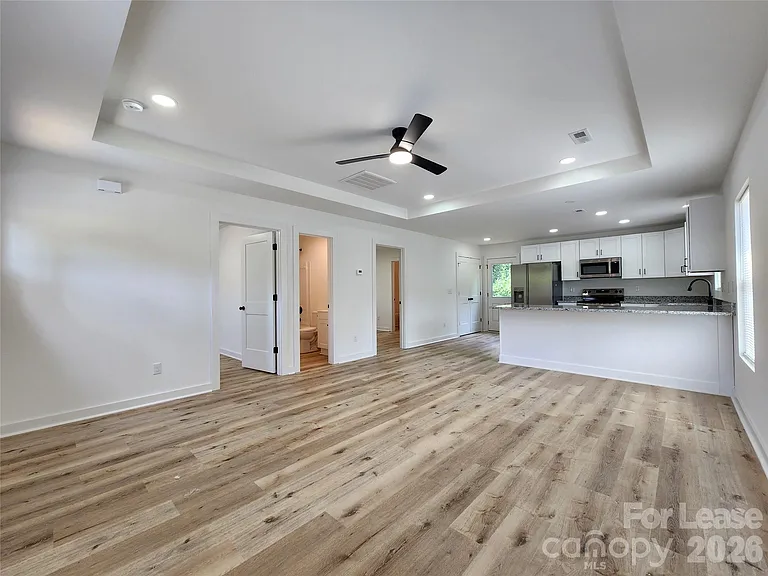 1302 Rainbow Dr — Photo 3