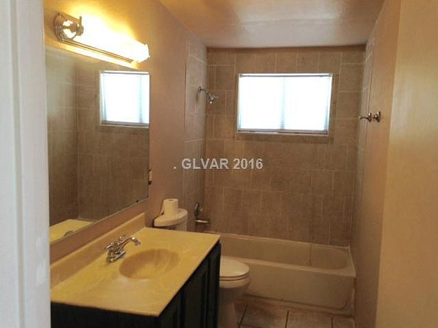 2nd image of 2808 Hermosa St