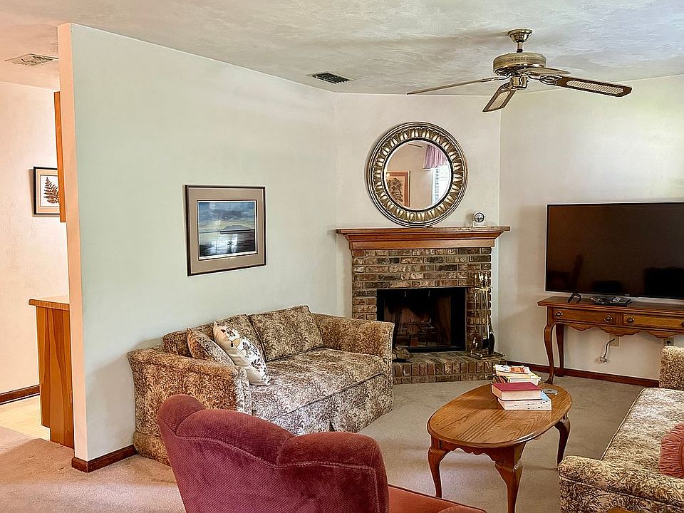 1st image of 226 Parkbrook Cir