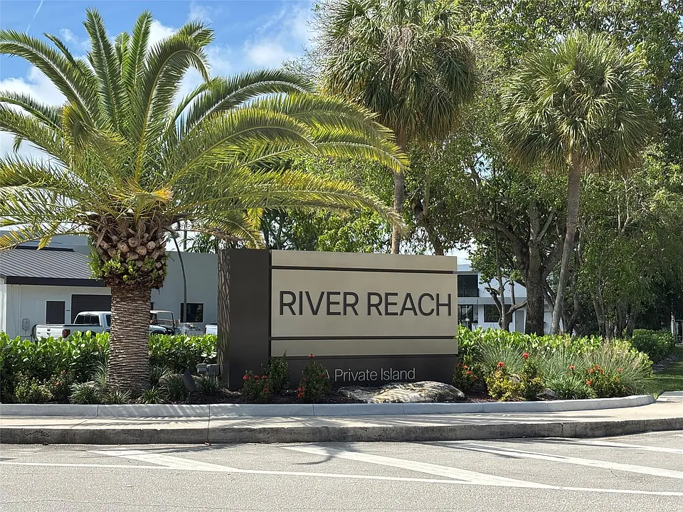 900 River Reach Dr #521