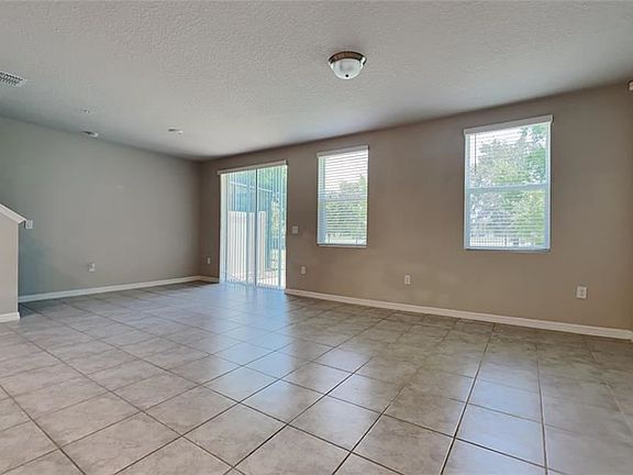 2nd image of 1003R Robin Holly St