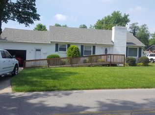 410 E Kenwood Dr, Louisville, KY 40214