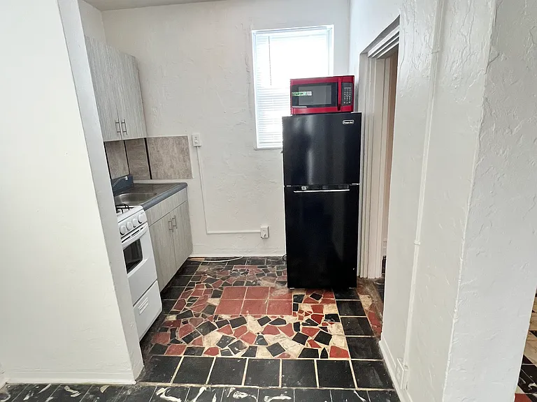 610 Jefferson Ave #6 — Photo 25
