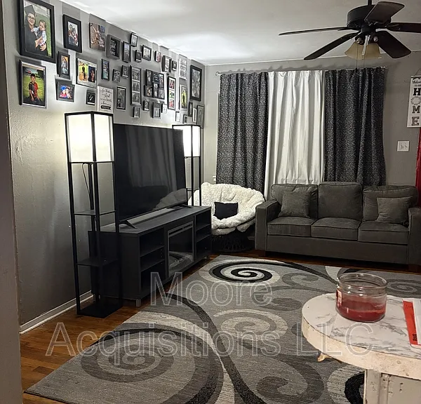 1047 Star St — Photo 3