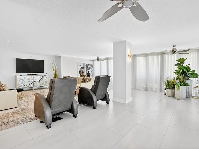 7233 Promenade Dr #101 — Photo 32