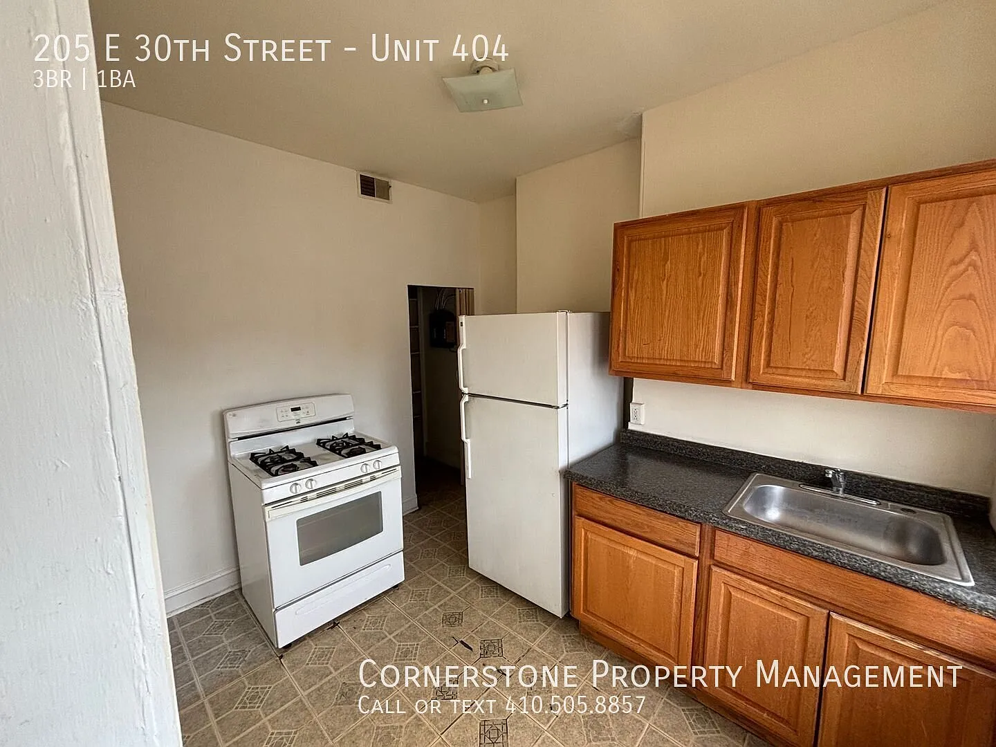 3 beds, 1 bath | $1500 | 205 E 30th St Baltimore, MD 21218 Apt. #404 | Walk to Johns Hopkins Univ... — Photo 4