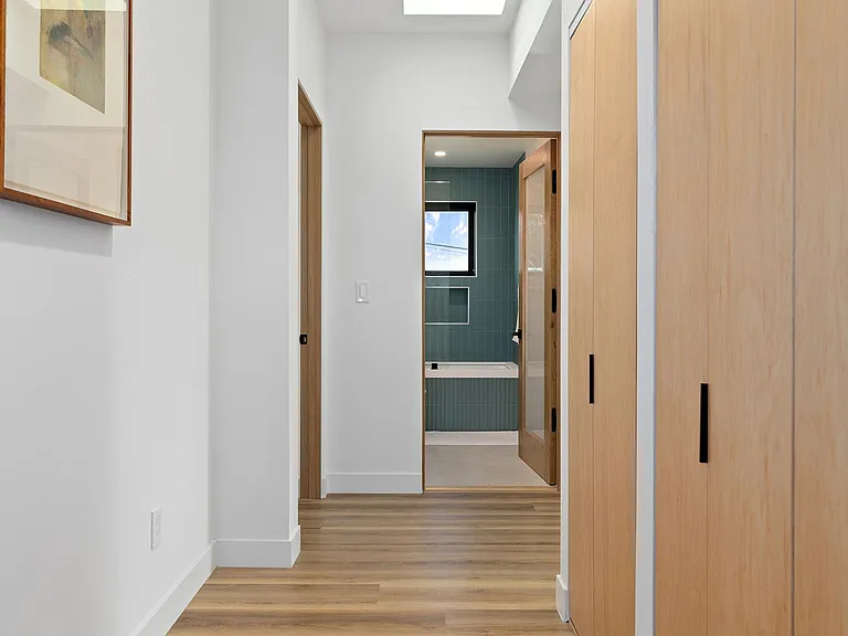1916 W Ct — Photo 25