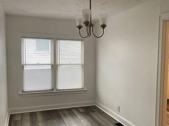 3rd image of 111 James Ct