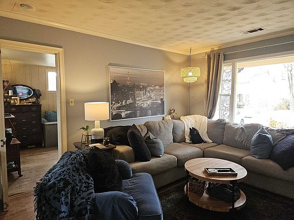 3rd image of 1254 Marcia Rd