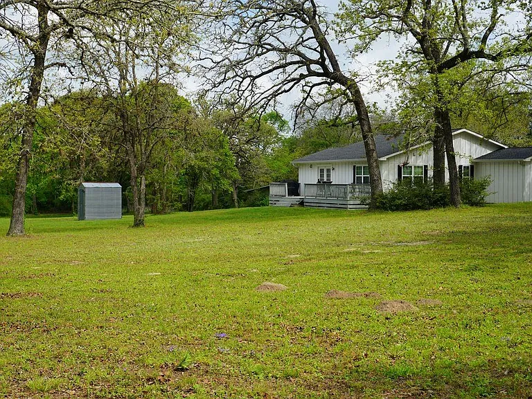 2329 N Berlin Rd — Photo 24