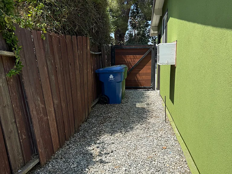19516 Ingomar St — Photo 39