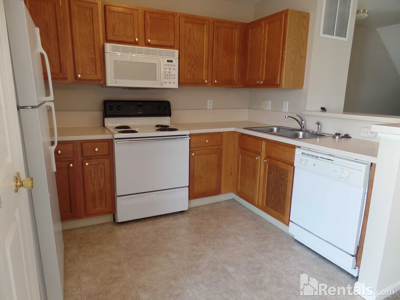 1008 Hartford Village Blvd photo 1