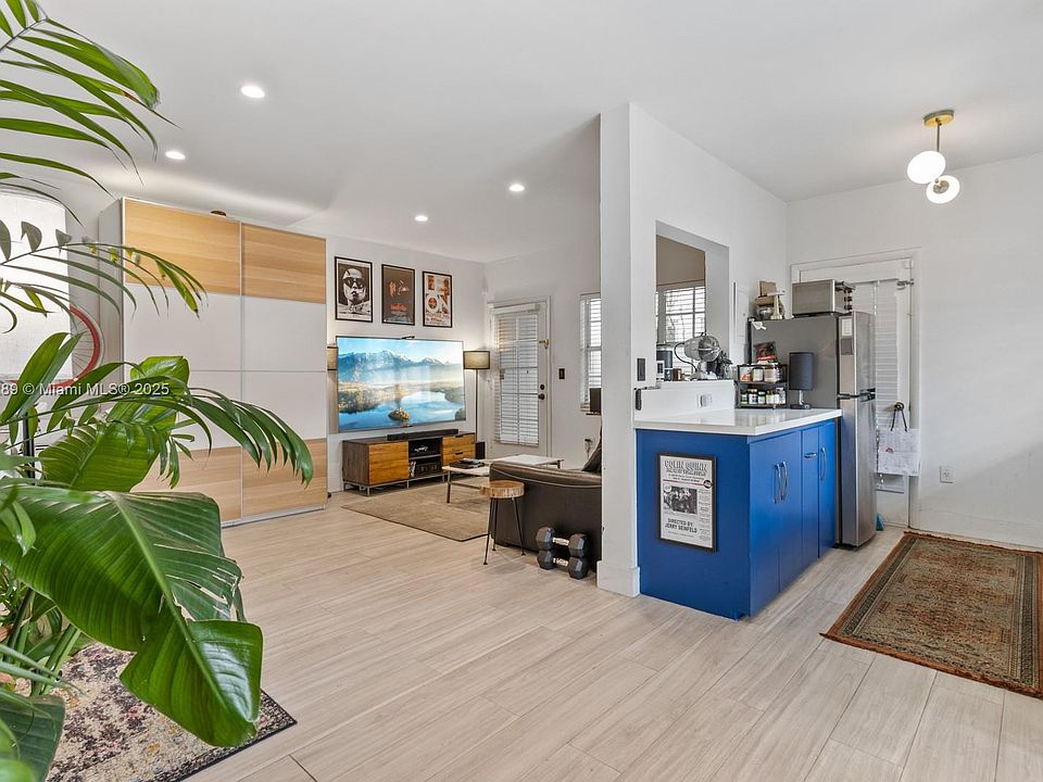 1st image of 1611 W Avenue 1