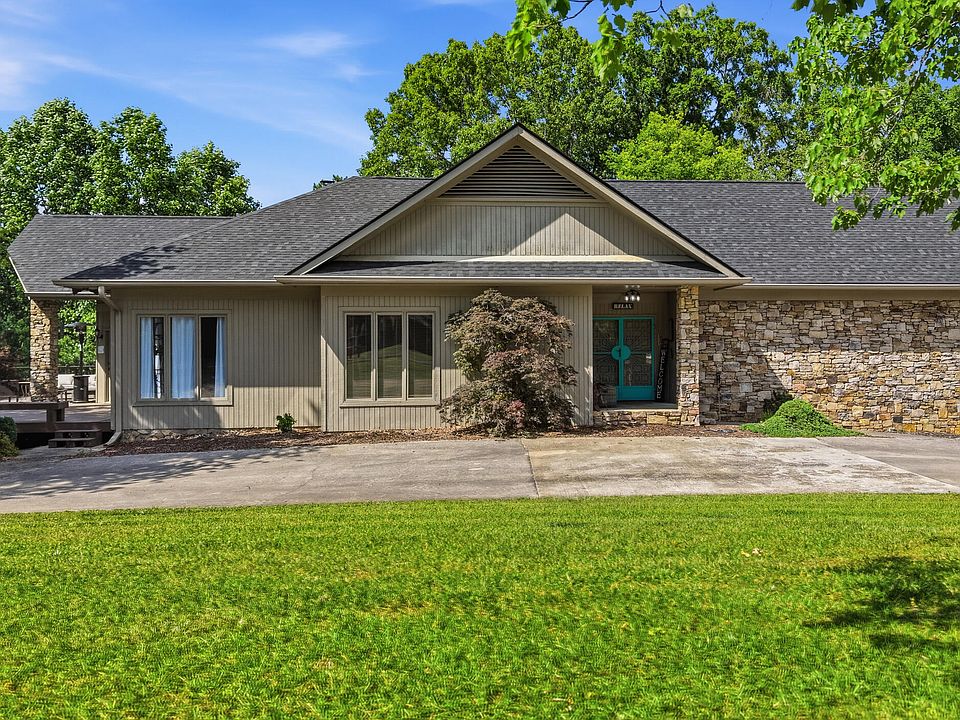 1st image of 401 Pine Bluff Dr