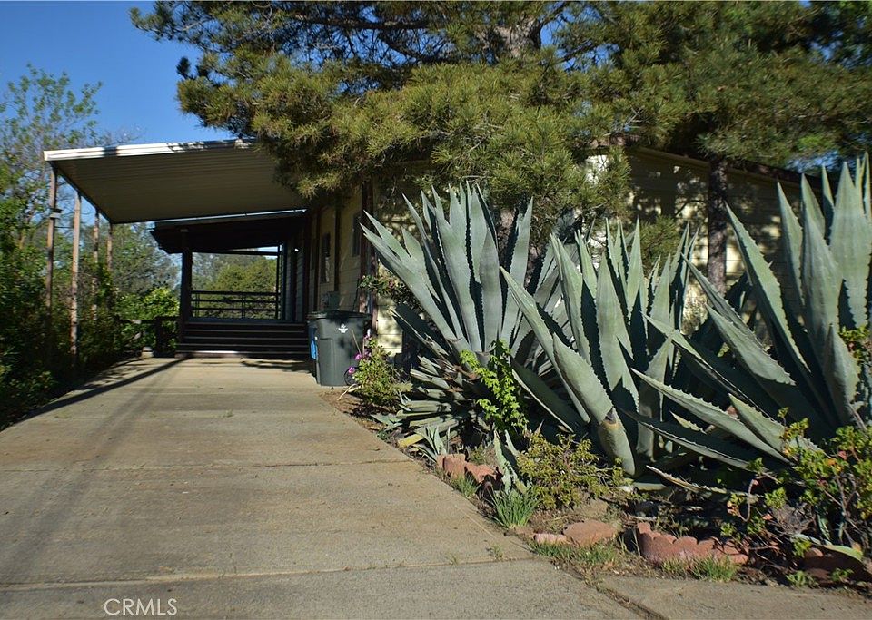 1st image of 18 Oak Hill Dr