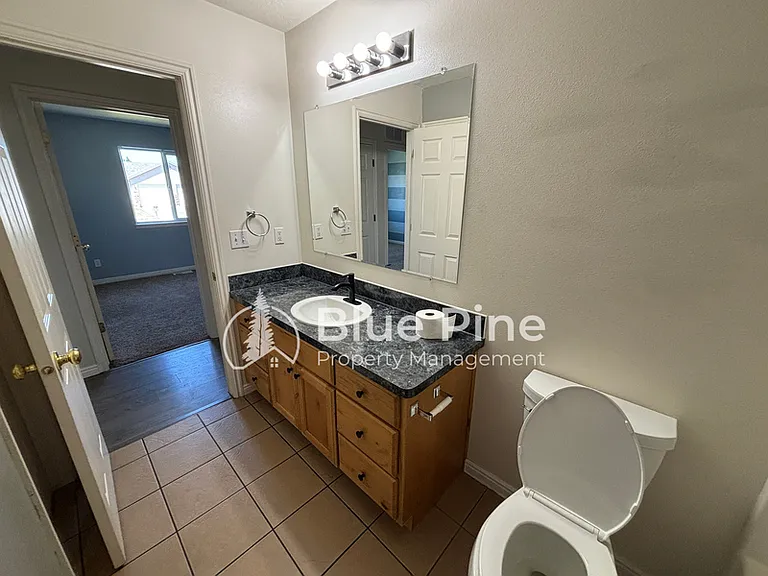 3920 E Deloy Dr — Photo 18