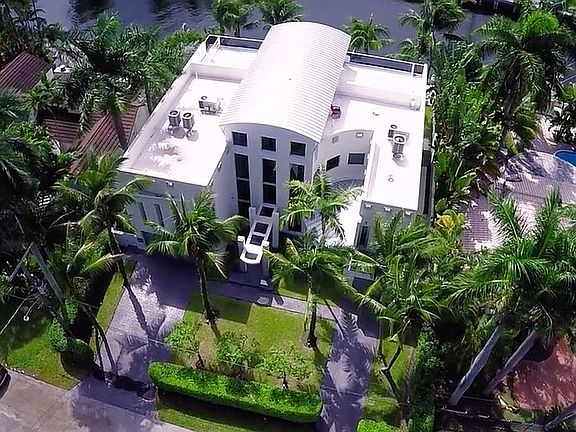 2nd image of 421 Isle Of Capri Dr