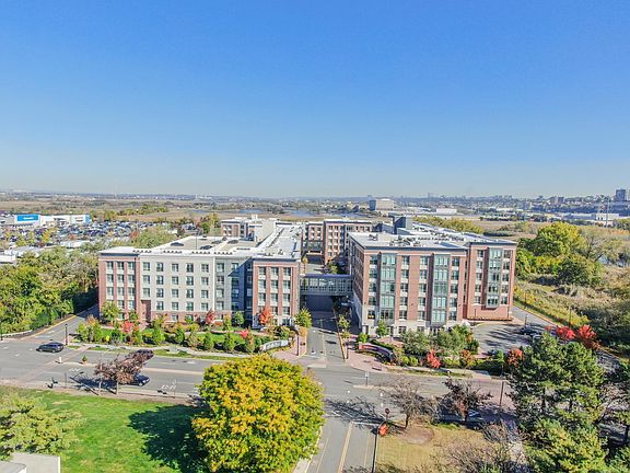 2nd image of 105 Park Plaza Dr #3123