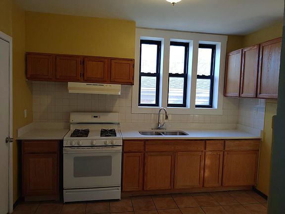 4th image of 6247 N Francisco Ave APT 2