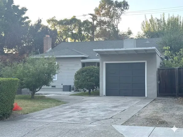 2285 Saint Francis Dr, Palo Alto, CA 94303