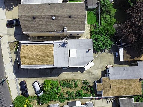 3rd image of 122 Olympia Blvd