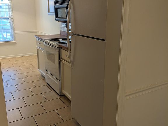 3rd image of 40 Wood Pointe Dr Unit 8