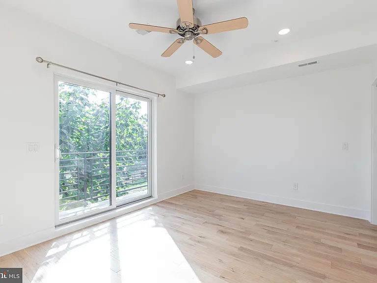 2406 W Master St #2 — Photo 9