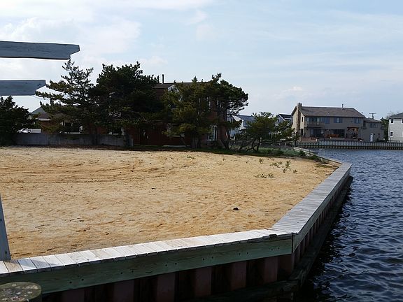 5th image of 43 Bay Point Dr