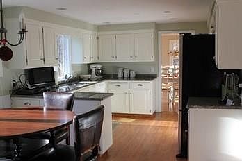 4th image of 10 Tall Pine Dr