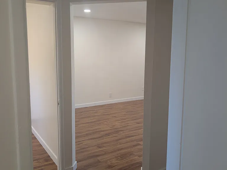 516 E Buckthorn St #1 — Photo 3