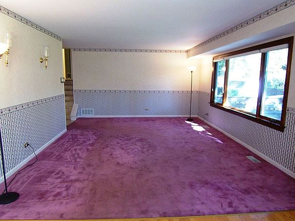 Large Living Rm w/Anderson Windows