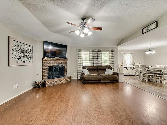 4th image of 118 Stoney Creek Ln