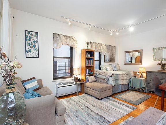 5th image of 160 E 91st St APT 6G
